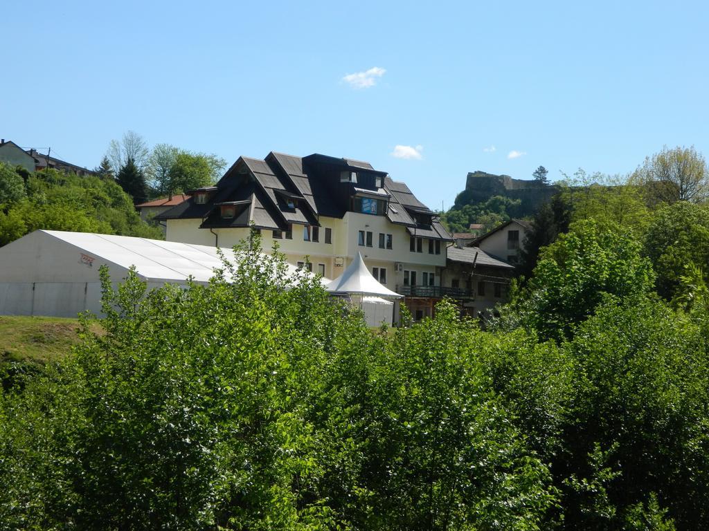 Sobe Sa Kupatilom Jajce Exterior foto